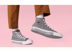 Converse màu xám - Item tiềm năng không giới hạn của giày thể thao