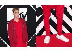 Có ai say mê đôi giày Vans Slip-On Trắng như anh chàng Justin Bieber?