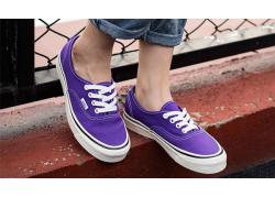 Vans Authentic tím lên ngôi đón đầu mọi xu hướng trong năm nay