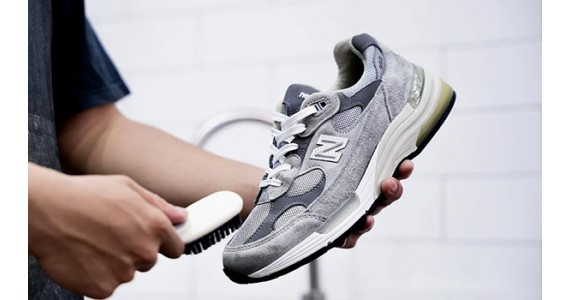 Cách giặt giày New Balance da lộn cực đơn giản ngay tại nhà 