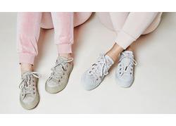 Đổi gió với  giày Converse nữ cổ thấp ngọt lịm