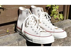 Bật mí những đôi giày Converse nữ màu kem được yêu thích hiện nay