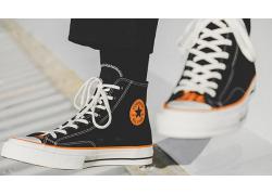 Cách xử lý khi giày Converse cao cổ bị rộng