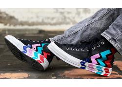 Đến với bản phối đa sắc của những đôi giày Converse nhiều màu