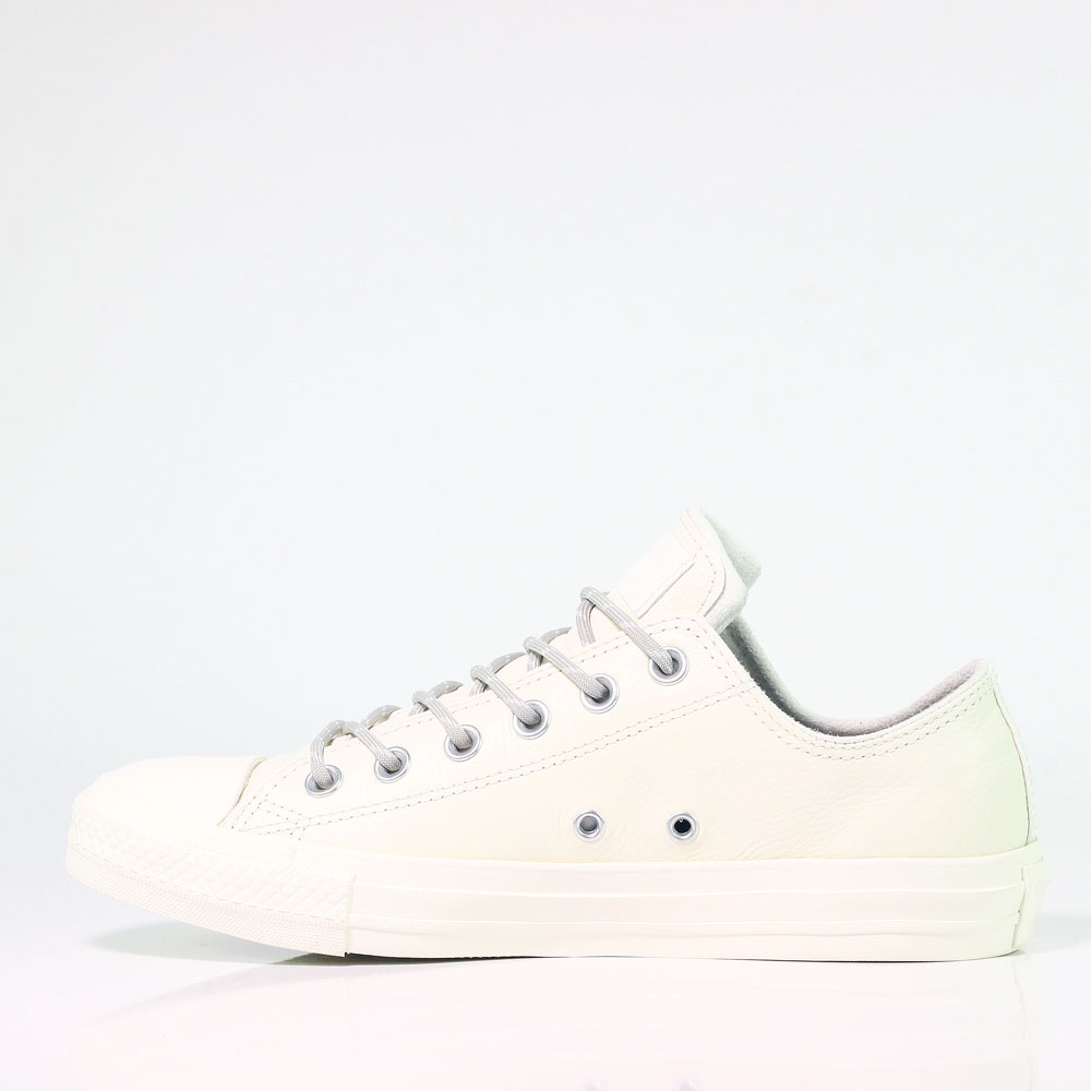 chuck taylor all star limo leather low top