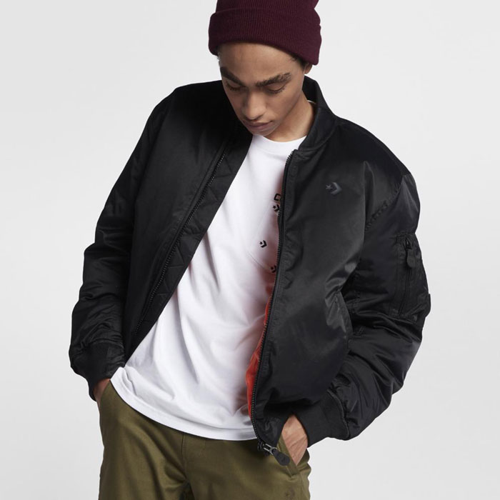 Tìm hiểu kiểu áo bomber Converse liên tục được gọi tên những ngày qua