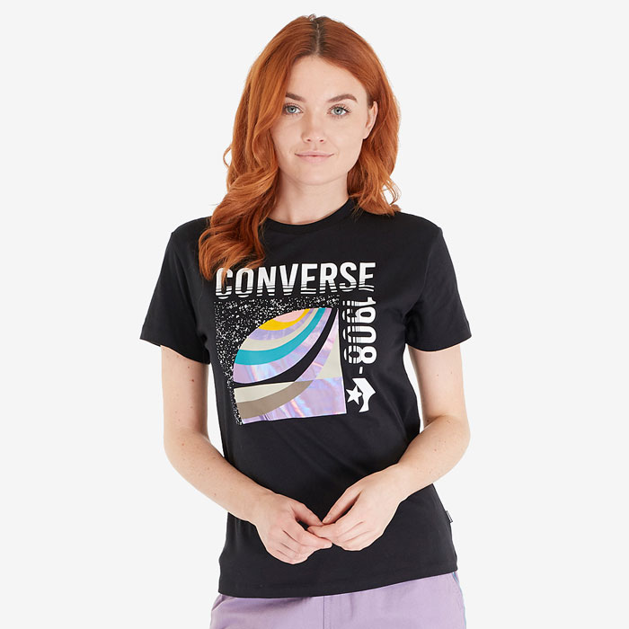 Lựa chọn một mẫu áo thun Converse nữ chào đón những outfit năng động 