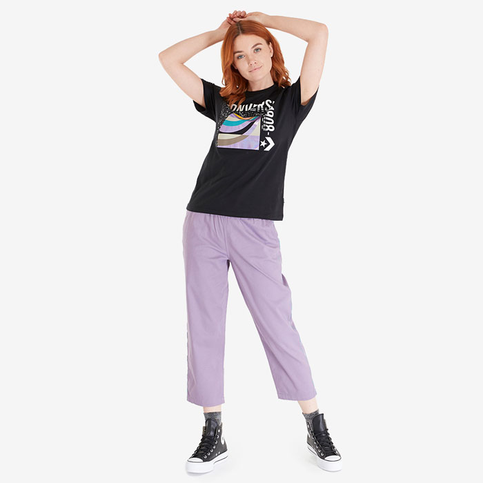 Lựa chọn một mẫu áo thun Converse nữ chào đón những outfit năng động 
