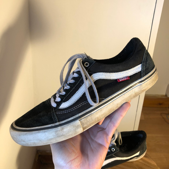 Đế giày Vans bị ố vàng - Tips loại bỏ vết ố trong vòng 1 nốt nhạc