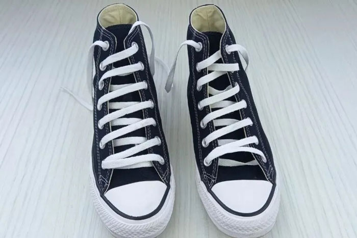 Cách buộc dây giày Converse cao cổ 8 lỗ nghệ thuật - đơn giản hấp dẫn