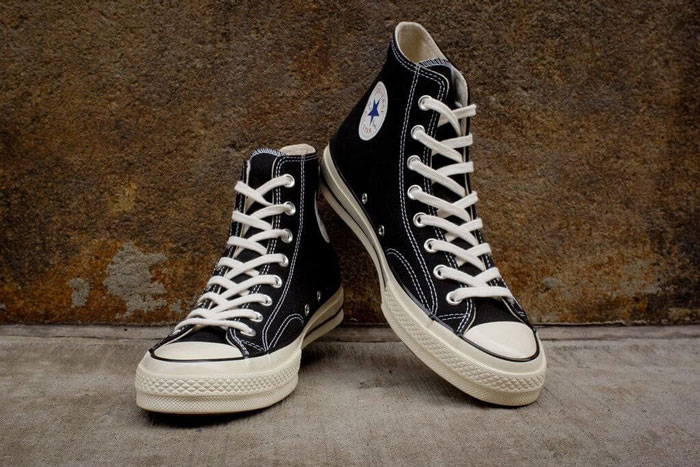 Converse đen cổ cao trở thành “trợ lý” đắc lực cho mọi tín đồ