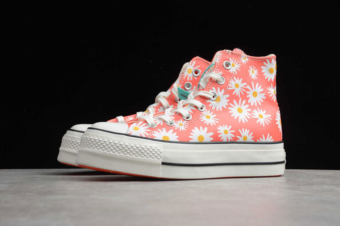 Mùa thu nhẹ nhàng với Converse hoa cúc gây thương nhớ cho phái đẹp
