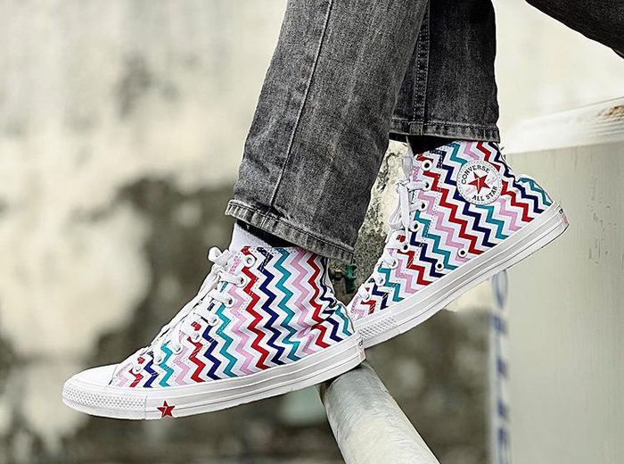 Converse hoa văn bùng nổ với thiết kế họa tiết cực sinh động