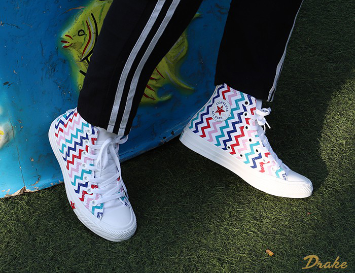 Converse hoa văn bùng nổ với thiết kế họa tiết cực sinh động