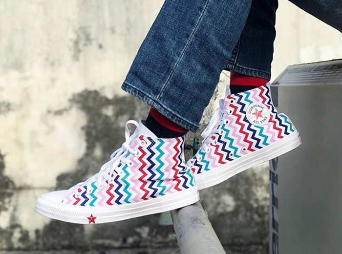 Converse hoa văn bùng nổ với thiết kế họa tiết cực sinh động