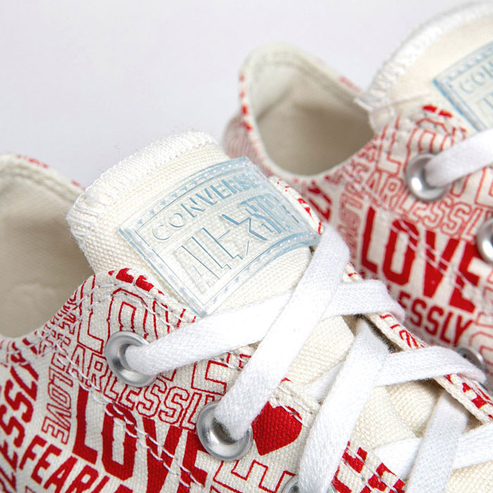 Lạc bước trong thế giới Converse tim cổ thấp được giới trẻ lăng xê