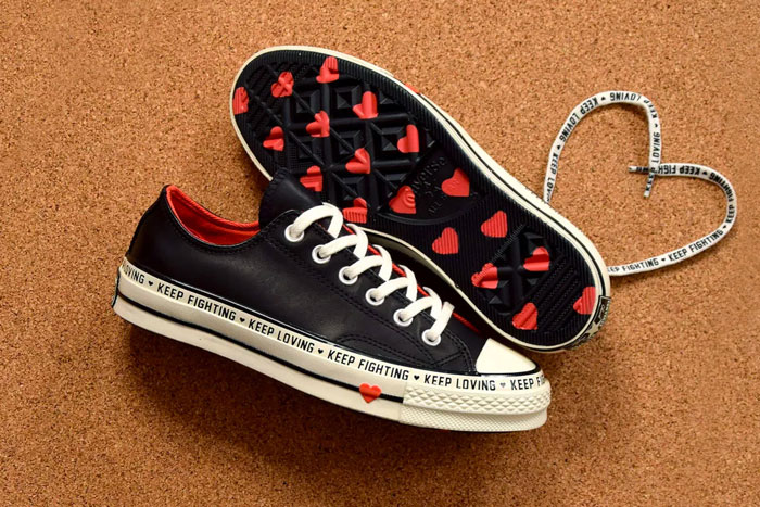 Lạc bước trong thế giới Converse tim cổ thấp được giới trẻ lăng xê