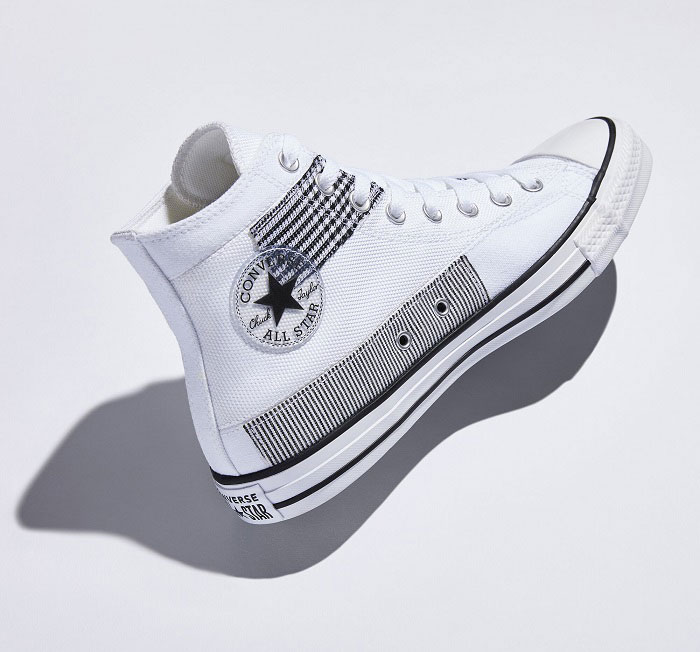 Converse trắng viền đen tạo dấu ấn thời trang cho mỗi bước chân của bạn