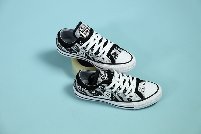 Thêm một chút nhấn nhá cho ngày mới bằng BST Converse Logo Play