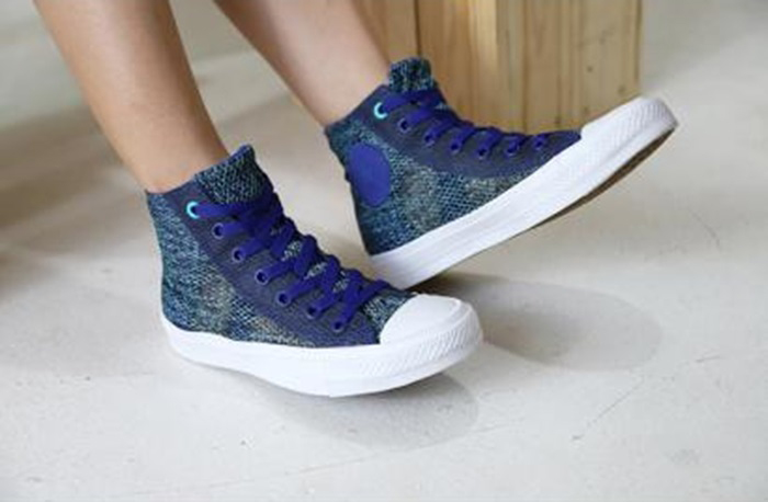 Nhanh tay list nhẹ 4 đôi giày Converse làm từ chất liệu vải knit