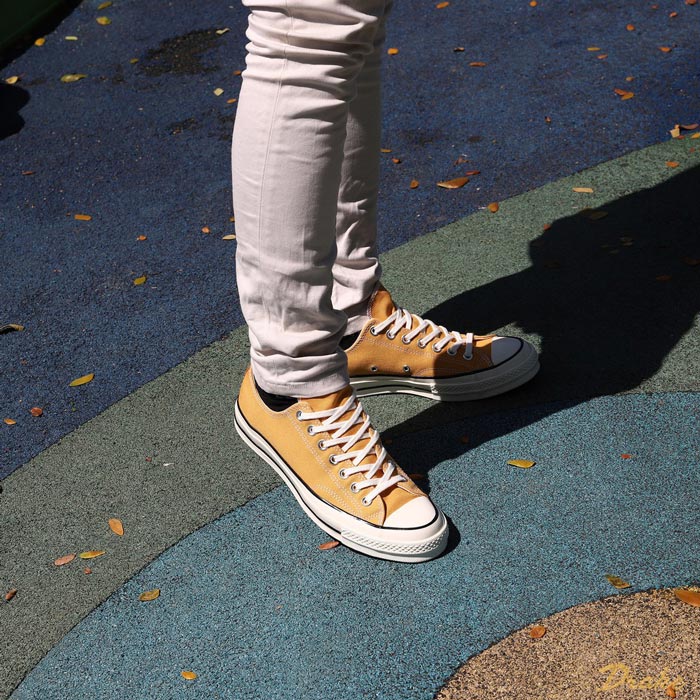 Converse vàng - Sắc màu cho nguồn năng lượng mới 