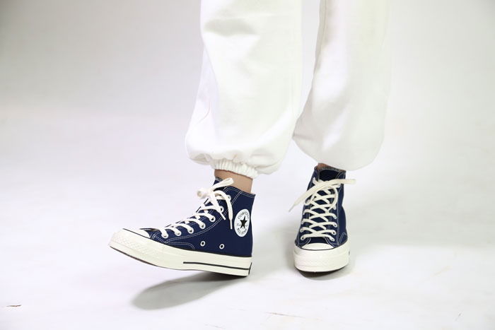 Giày Converse cao cổ nữ và những sải bước thật tự tin