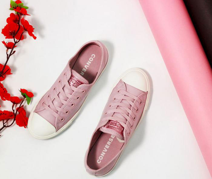 Giày Converse hồng - gam màu sành điệu cho mọi cô nàng chuộng sneaker 