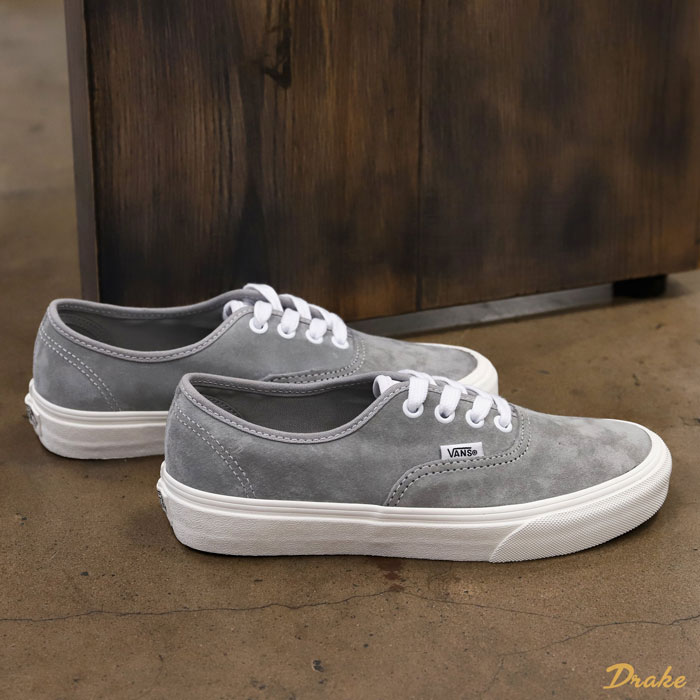 Giày Vans Authentic Pig Suede ghi điểm nhờ nội thất đa năng