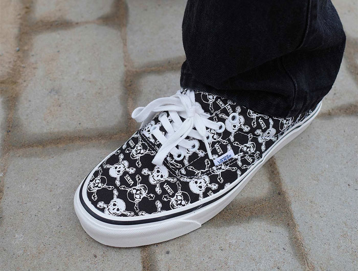 Giày Vans đen nữ sở hữu trọn gam màu basic ưa chuộng