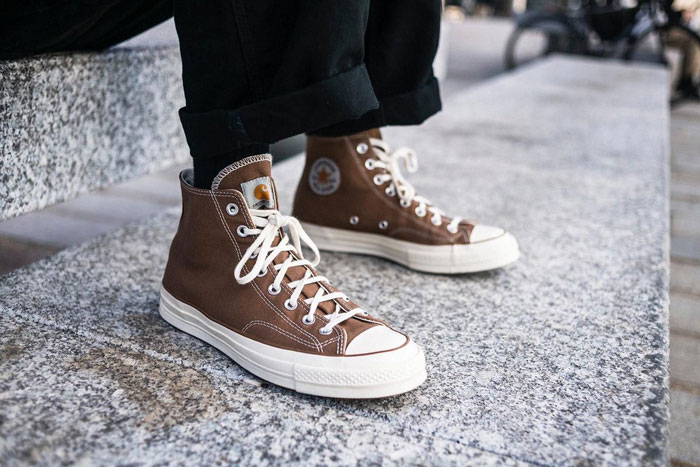 Hướng dẫn vệ sinh giày Converse có mùi hôi cực hiệu quả