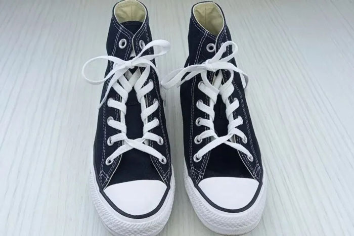 Bí quyết làm mới đôi giày từ những kiểu thắt dây giày Converse đẹp