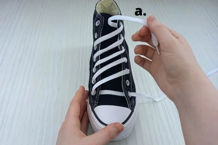 Bí quyết làm mới đôi giày từ những kiểu thắt dây giày Converse đẹp