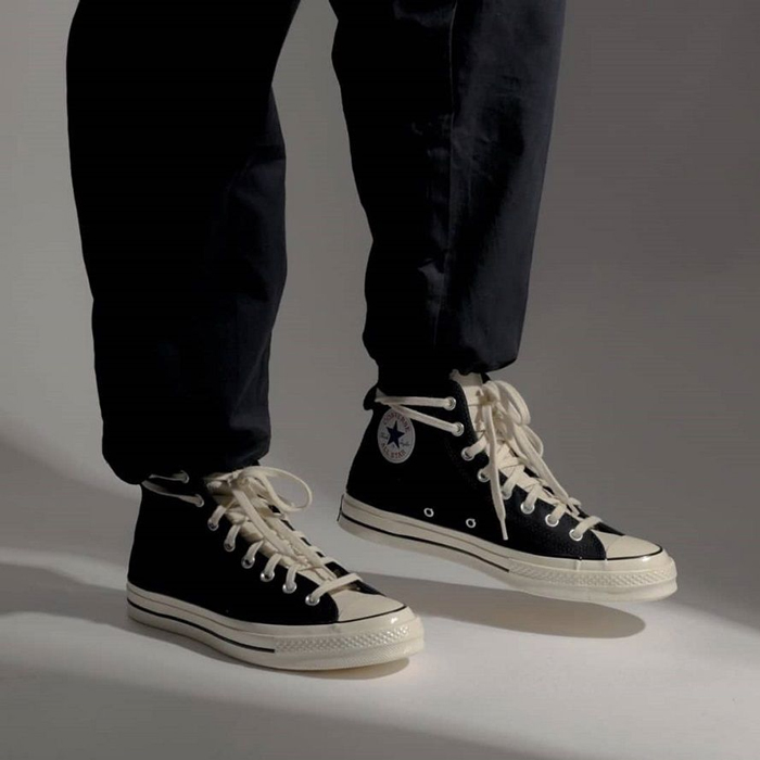 Bật mí cách phối quần áo với giày Converse cao cổ nam cực cá tính