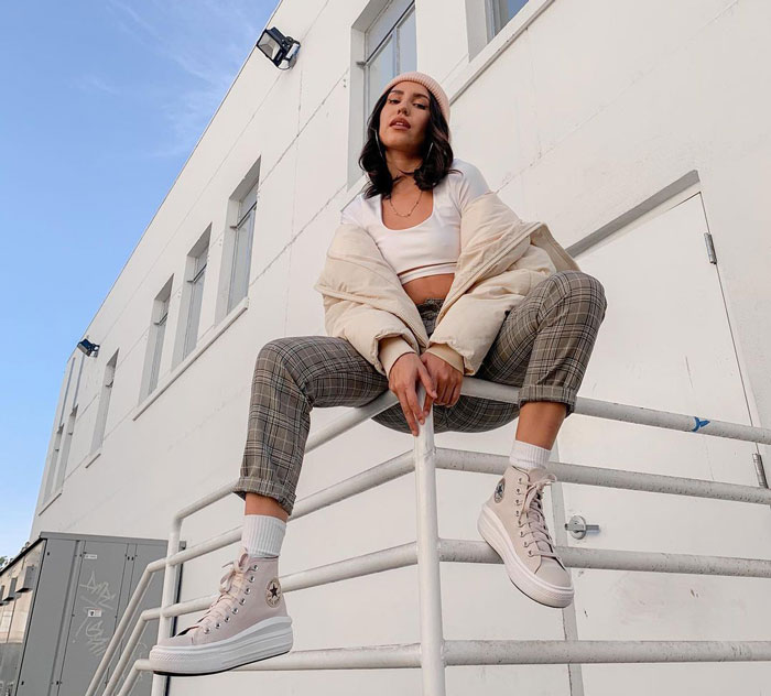Style Calendar: Quần nào hợp với giày Converse cao cổ