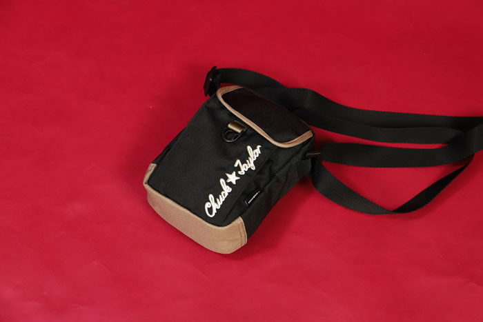 Nhỏ gọn và linh hoạt - Túi Converse Cross Body phù hợp với mọi hành trình 
