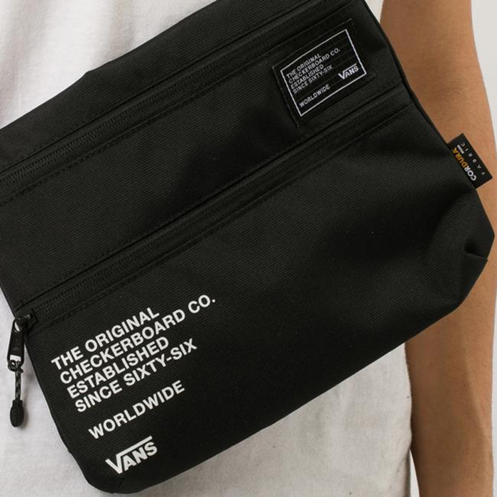 Cập nhật nhanh những chiếc túi Vans Cross Body đang hot tại thị trường Việt Nam