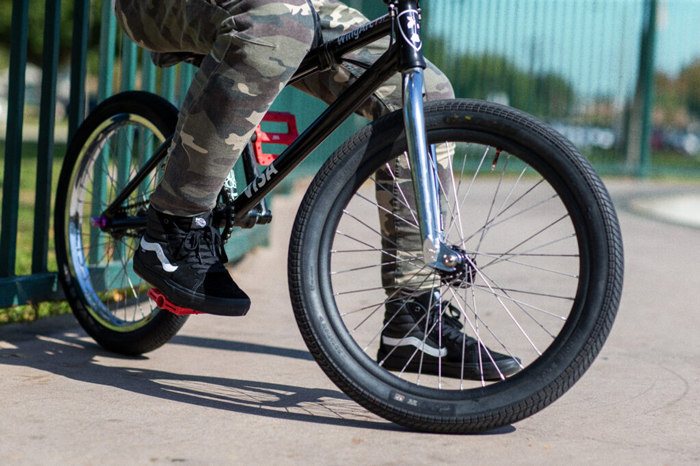 Tự tin vượt qua mọi địa hình phức tạp với Vans BMX