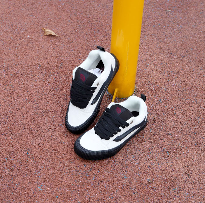 Khám phá vẻ đẹp “ẩn mình” trong Vans In The Shadows