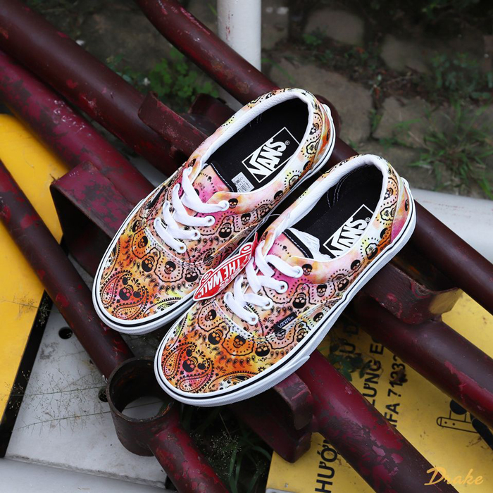 “Bỏ vào giỏ hàng” các mẫu Vans New Era êm ái đầy màu sắc