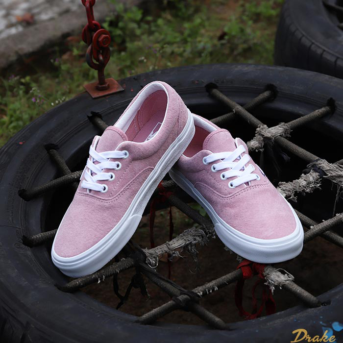 “Bỏ vào giỏ hàng” các mẫu Vans New Era êm ái đầy màu sắc