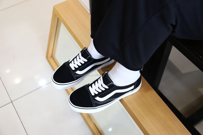 Đắm chìm trong các thiết kế Vans Old Skool đạp gót đáng sở hữu 