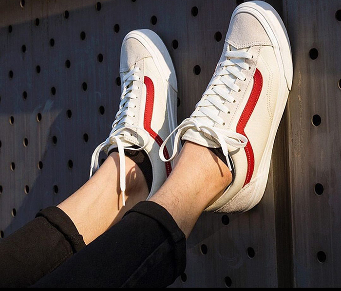 Vans Old Skool trắng sọc đỏ làm nên sự khác biệt từ chi tiết nguyên bản