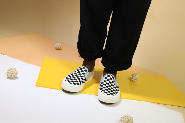 Nghệ thuật sáng tạo của giày Vans Caro khiến các tín đồ không thể rời mắt