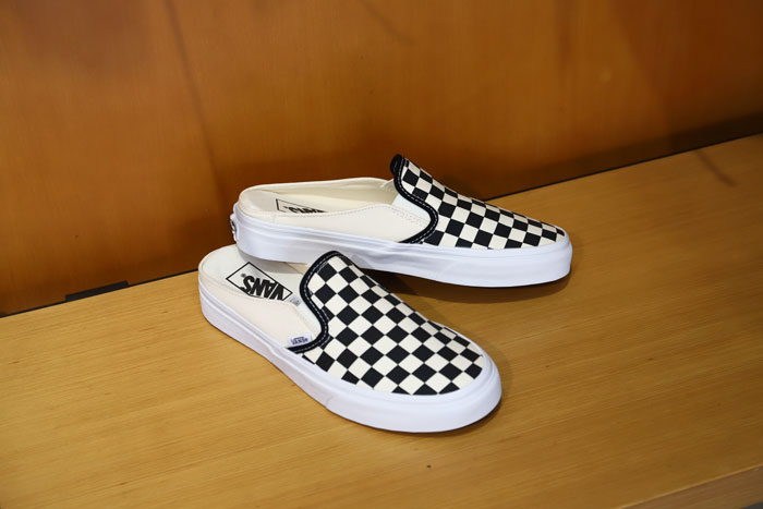 Nghệ thuật sáng tạo của giày Vans Caro khiến các tín đồ không thể rời mắt