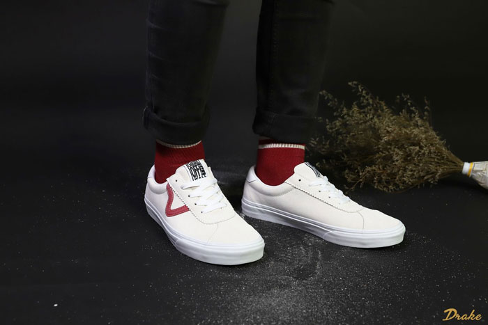 Giày Vans da lộn với màu sắc và chất liệu đương đại