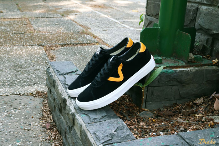 Giày Vans da lộn với màu sắc và chất liệu đương đại