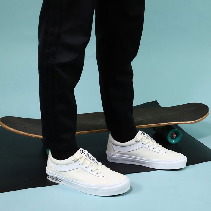 Sở hữu một đôi Vans trắng món “bảo bối” phù hợp với mọi trang phục 