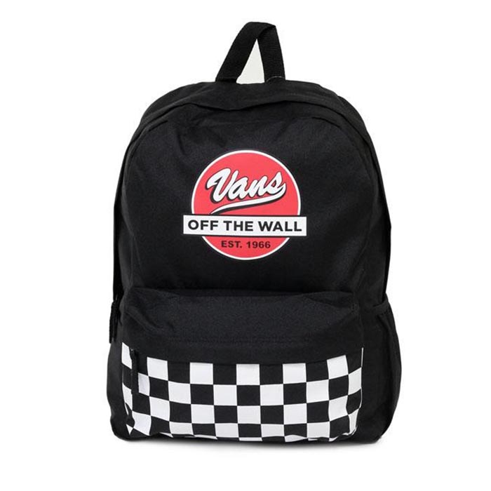 Không chỉ là vẻ thời trang, balo Vans Checkerboard còn chứa đựng nhiều hơn thế