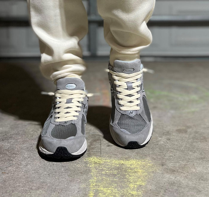 Cách giặt giày New Balance da lộn cực đơn giản ngay tại nhà 