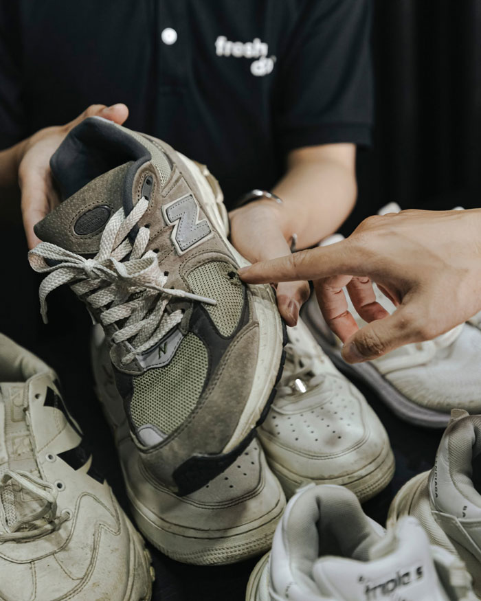 Cách giặt giày New Balance da lộn cực đơn giản ngay tại nhà 
